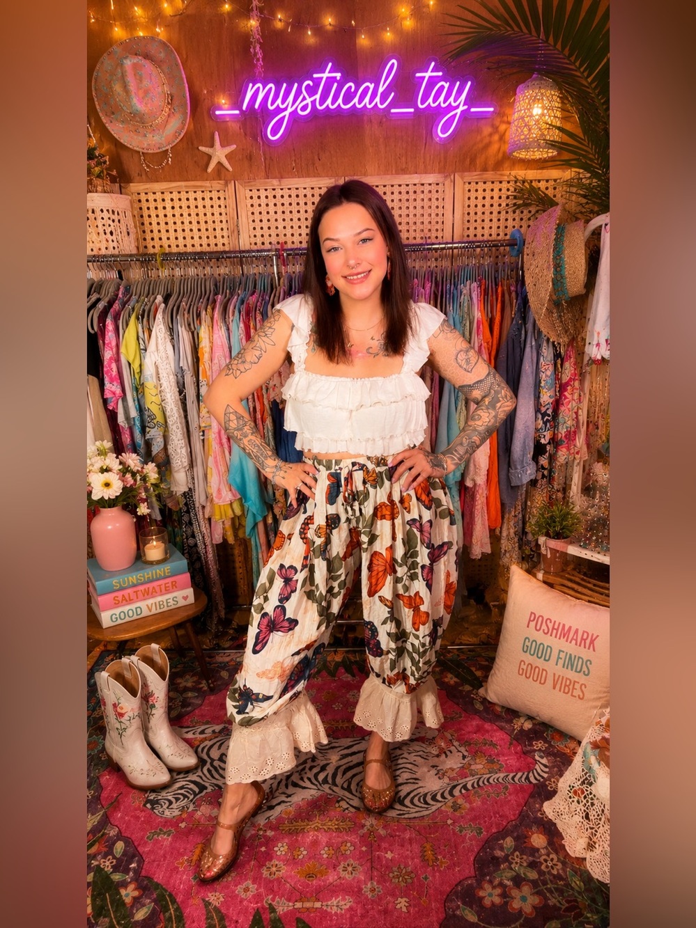 ✨Tay is LIVE!✨ Like this listing to be notified of when I go live! 🦋